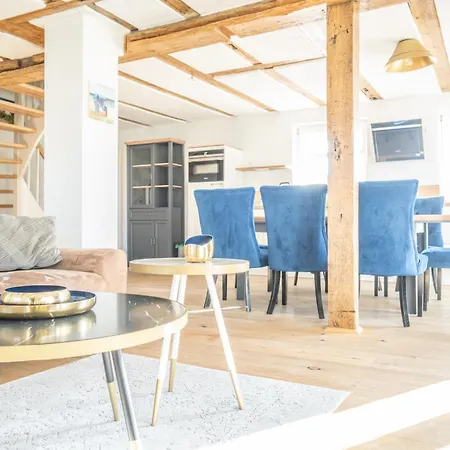 Haus Tadder Feriehus Born